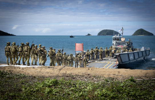 Australian Army soldiers from the 1st Battalion, The Royal Australian Regiment at Cowley Beach as part of Talisman Sabre  
